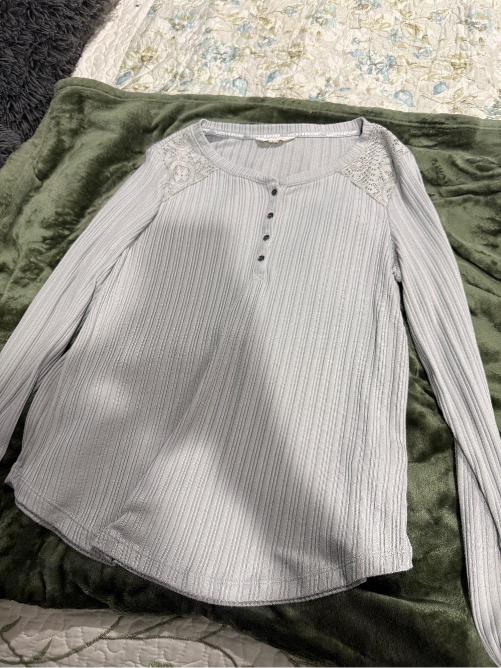 Lucky Brand Light Gray Ribbed Lace-Yoke Henley Long Sleeve Top